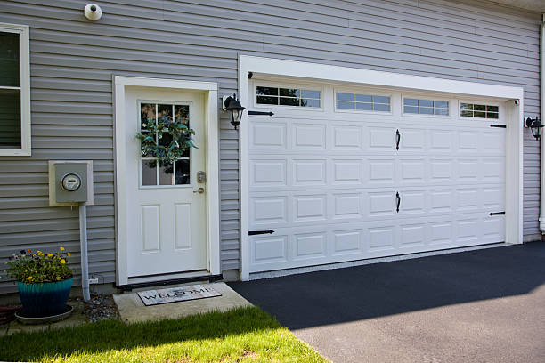 24/7 Emergency Garage Door Panel Replacement experts in Citrus, CA
